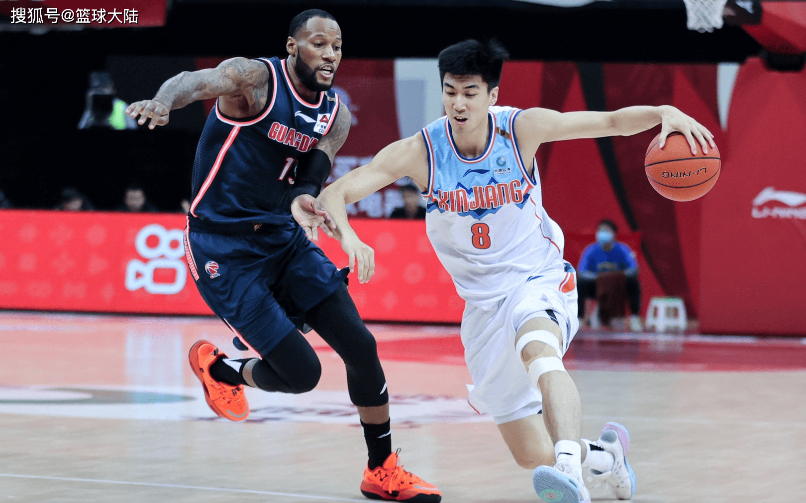 星空体育- 天山雄鲨队失利北城山猫队,举重小组赛上演关键失误成转折!关键战拿下信心