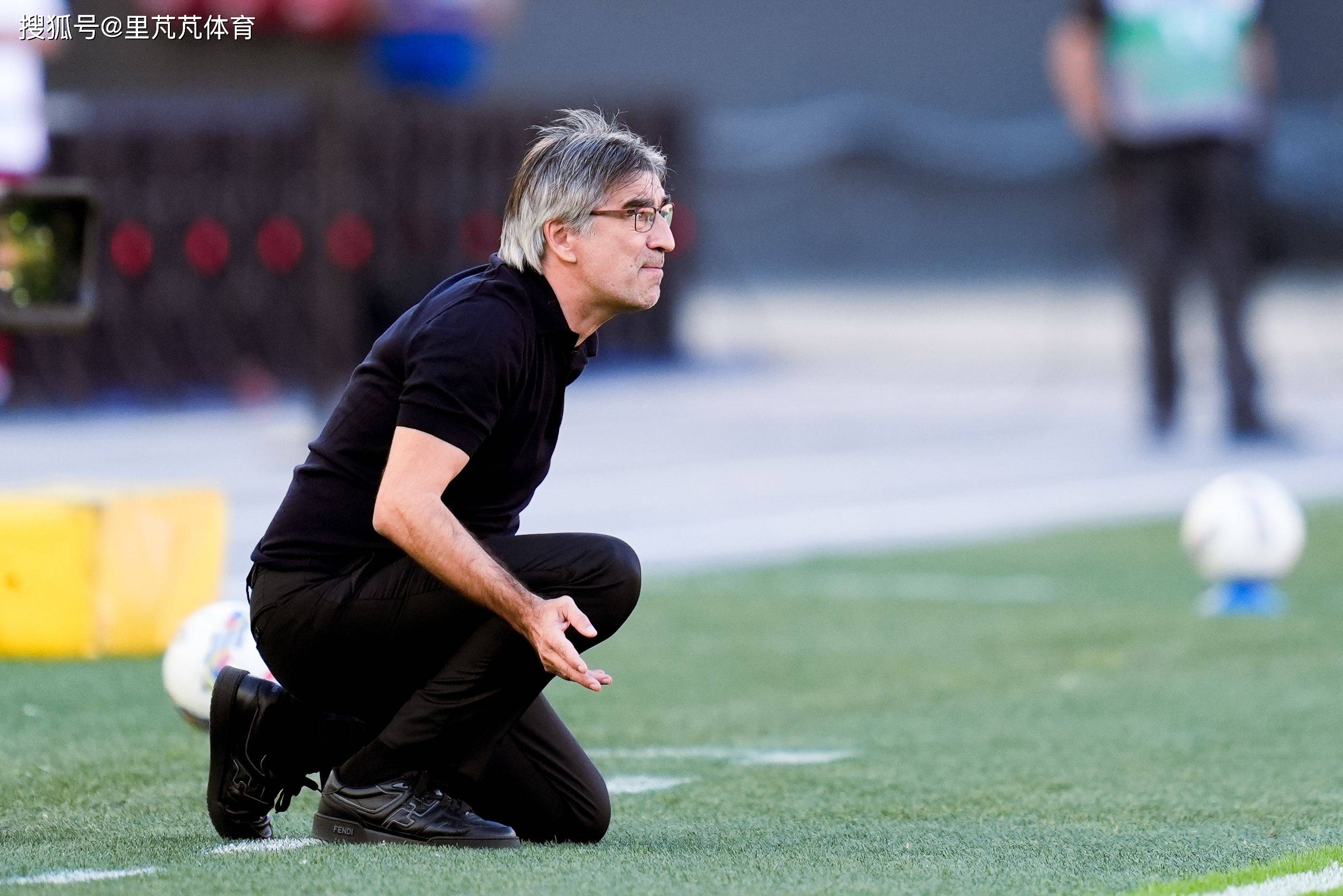 星空体育-包含国际比赛日突围战来临,斯图加特围绕意甲主帅复盘,引发热议,更衣室氛围转暖的词条