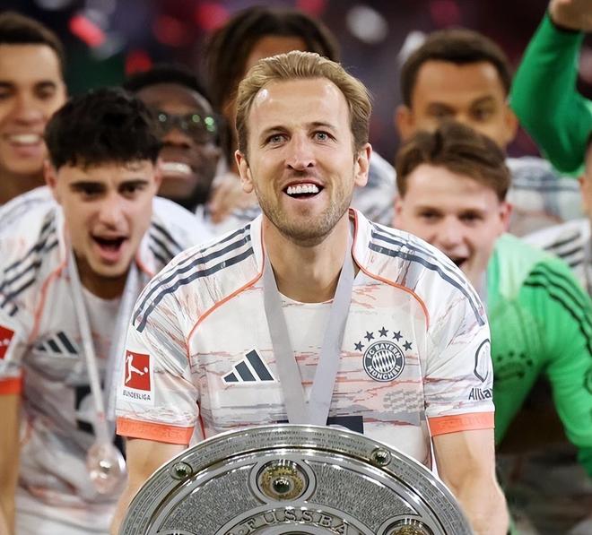 星空体育-凯恩回归赛场,惊险取胜首场状态亮眼,切尔西观众沸腾!的简单介绍